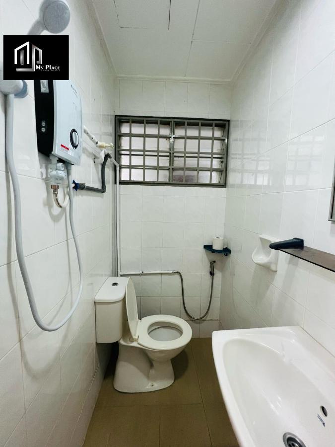 2 Storey 5Br 16Pax Semabok Taman Cheng Ho, 3 By Myplace Malacca Buitenkant foto