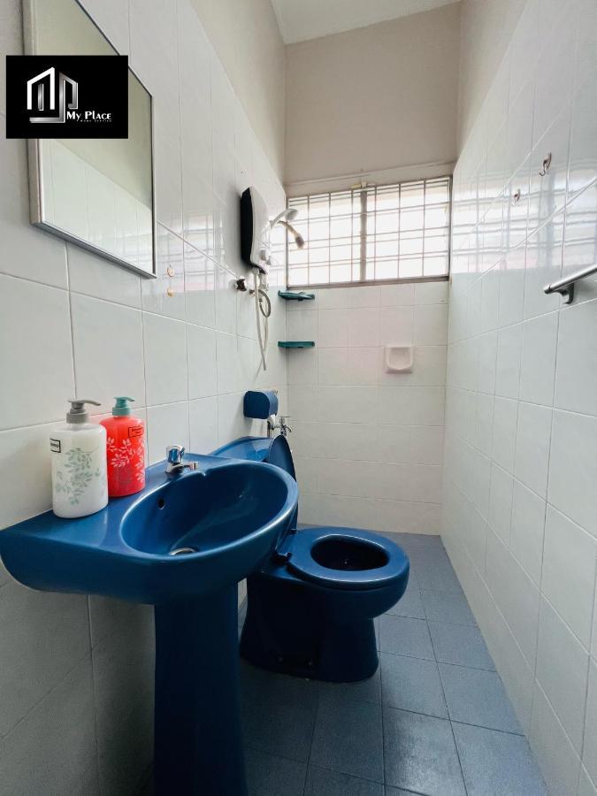2 Storey 5Br 16Pax Semabok Taman Cheng Ho, 3 By Myplace Malacca Buitenkant foto